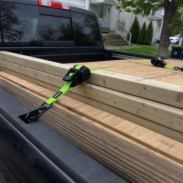 Bois et matériaux sur le pickup